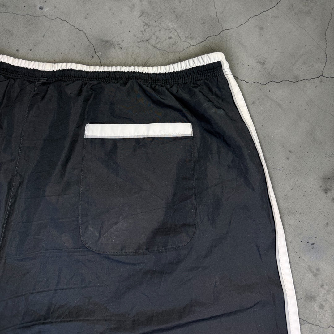 Adidas Vintage Trackpants Baggy Fit Größe M/L(Bilder können nicht ausgeschnitten werden )