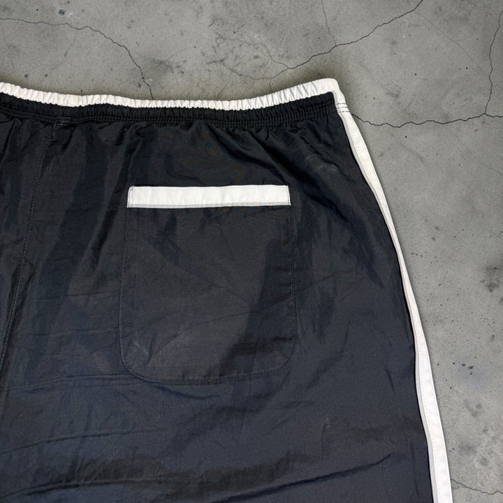 Adidas Vintage Trackpants Baggy Fit Größe M/L(Bilder können nicht ausgeschnitten werden )