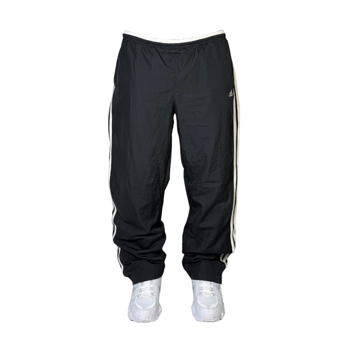 Adidas Vintage Trackpants Baggy Fit Größe M/L(Bilder können nicht ausgeschnitten werden )