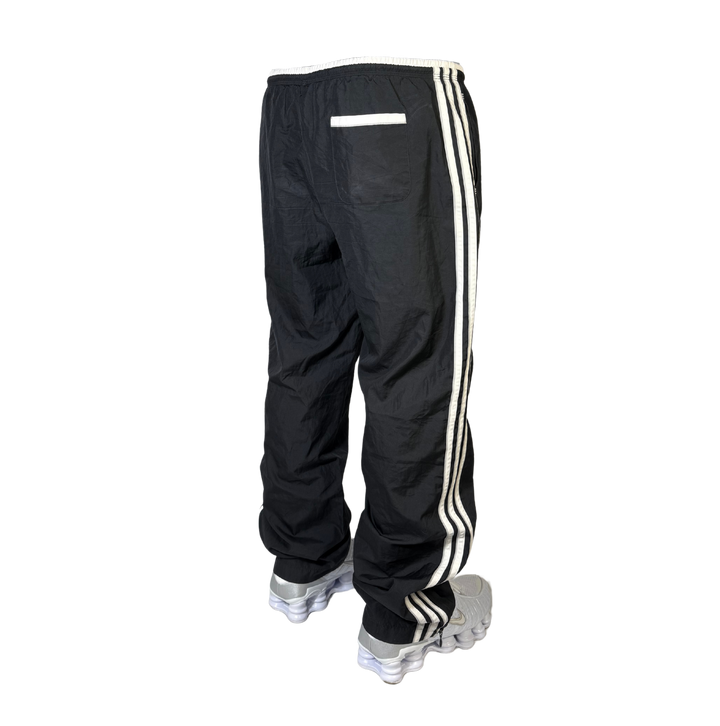Adidas Vintage Trackpants Baggy Fit Größe M/L(Bilder können nicht ausgeschnitten werden )