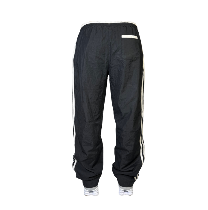 Adidas Vintage Trackpants Baggy Fit Größe M/L(Bilder können nicht ausgeschnitten werden )