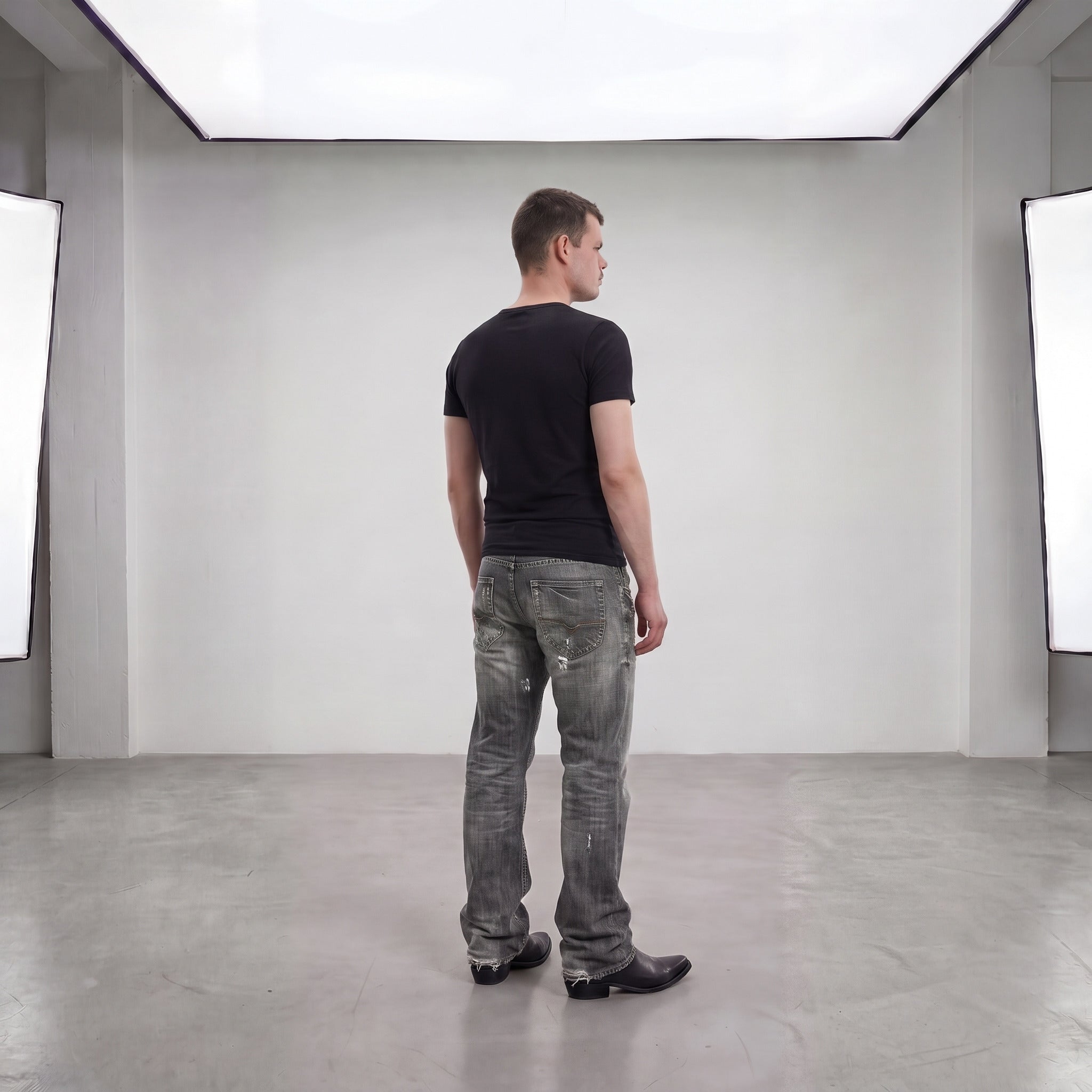 L32 – am Model, hinten, mit Boots